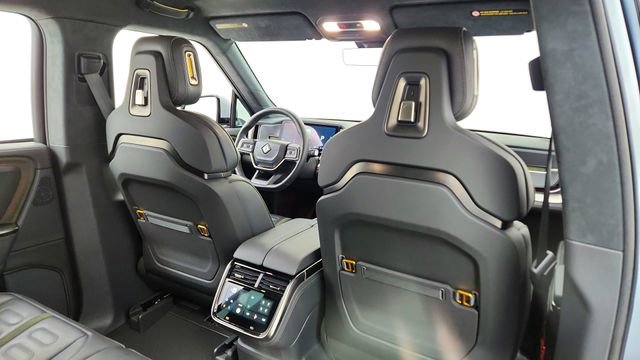 Used 2025 Rivian R1S Adventure image 28