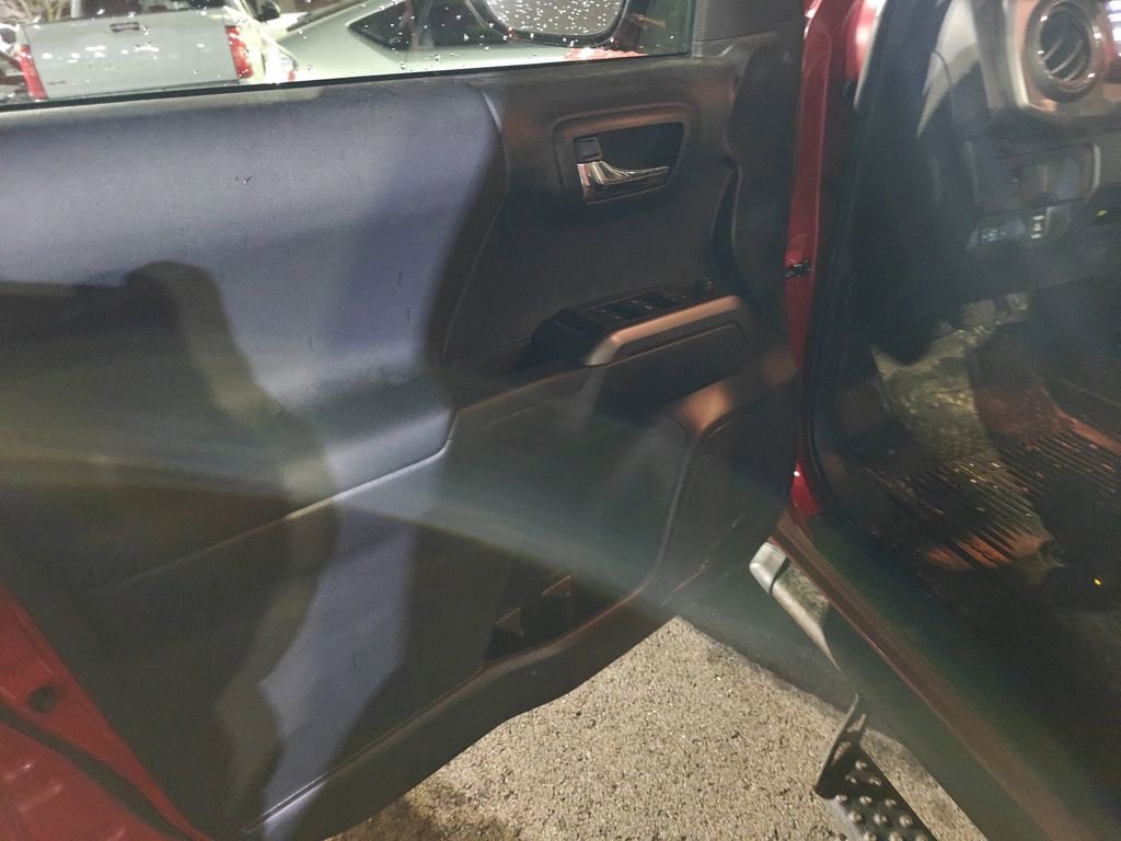 Used 2023 Toyota Tacoma TRD Off-Road image 7