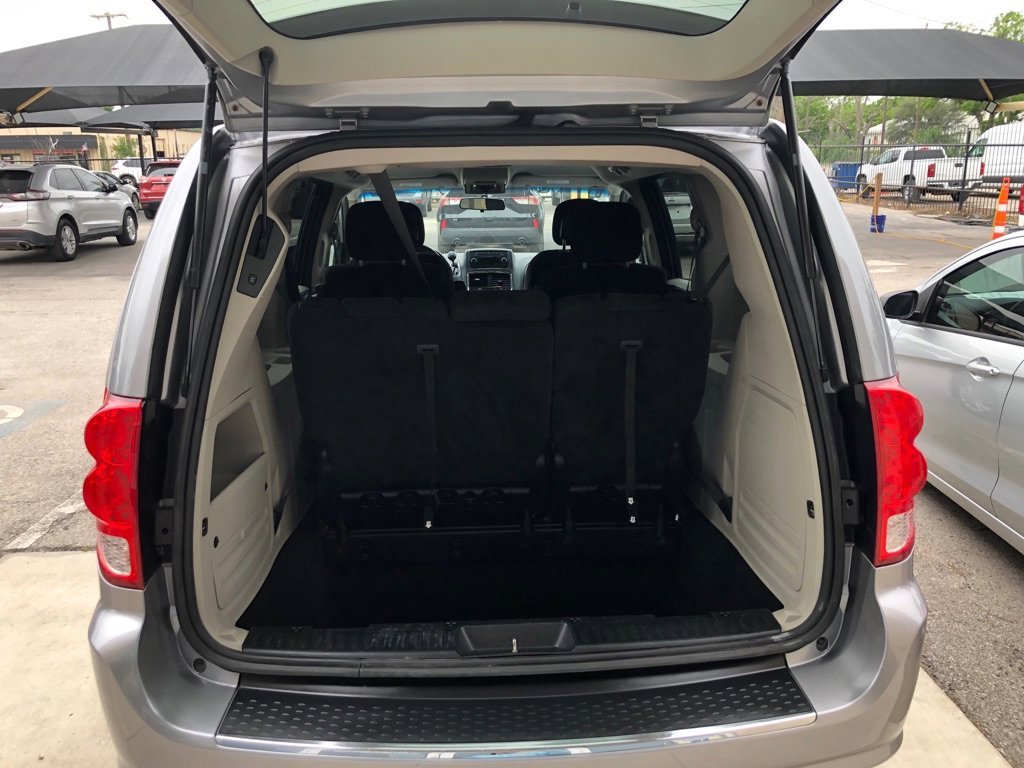 Used 2014 Dodge Grand Caravan SXT FWD image 6