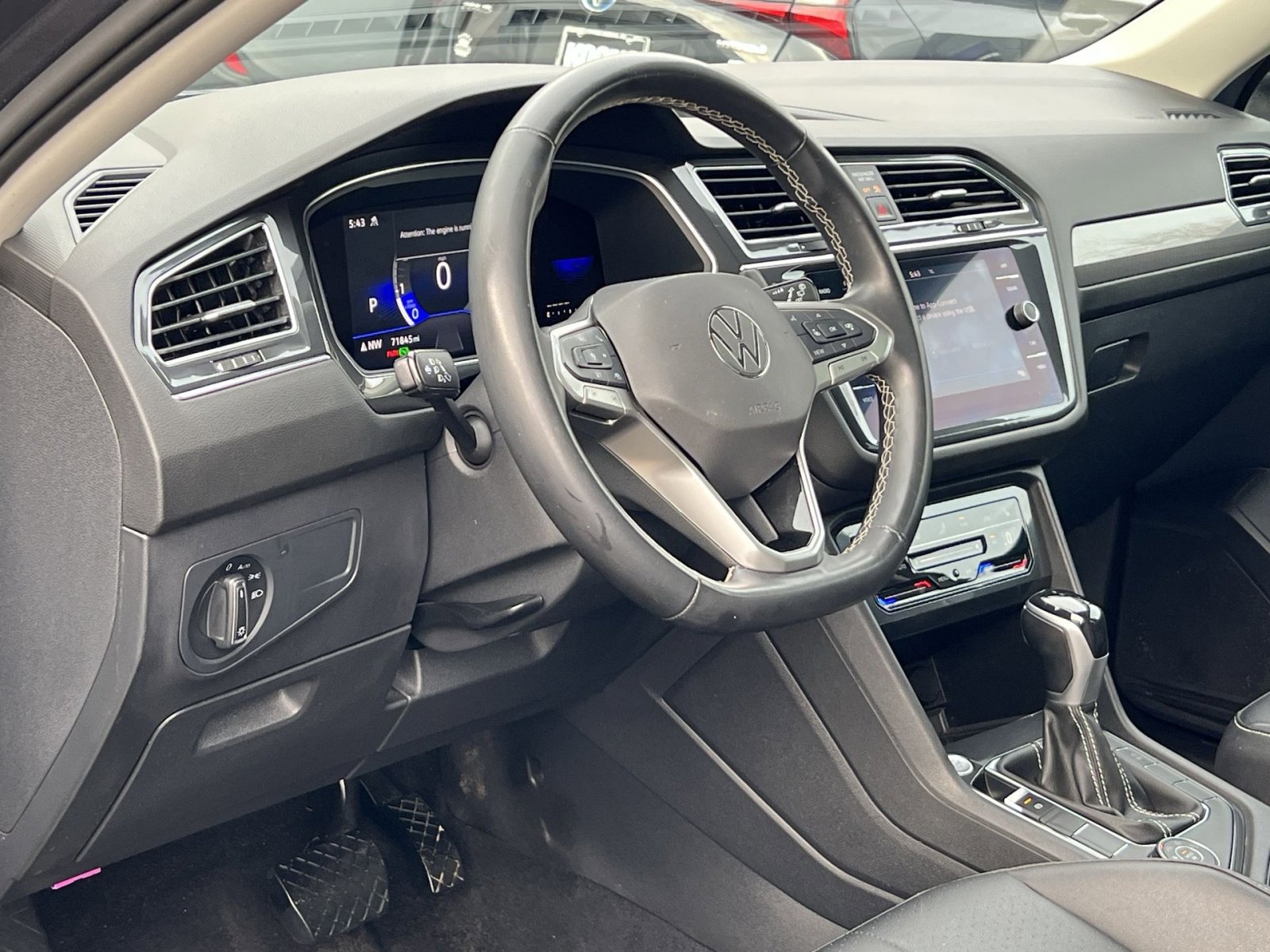 Used 2022 Volkswagen Tiguan SE w/ Panoramic Sunroof Package image 15