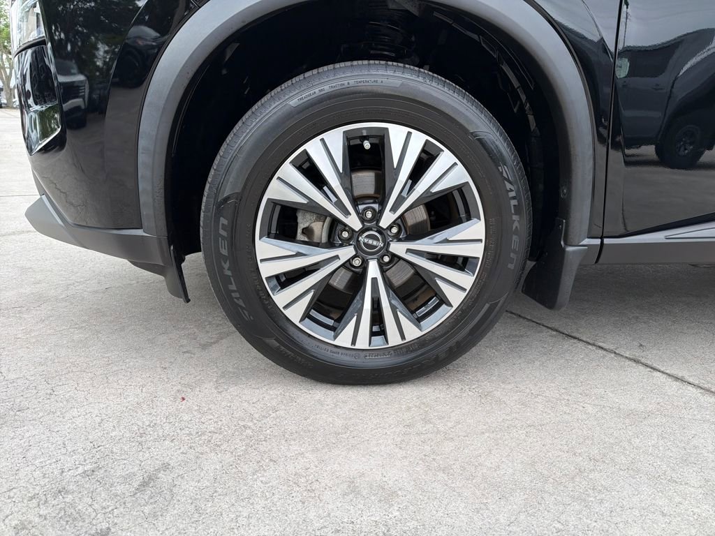 Used 2023 Nissan Rogue SV w/ SV Premium B Package FWD image 12