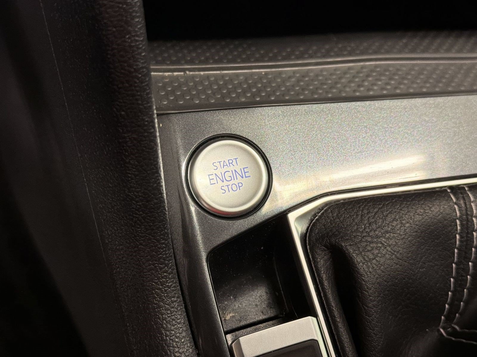 Used 2024 Volkswagen Tiguan SE FWD image 18