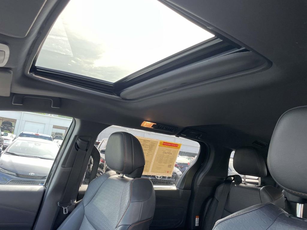 Used 2021 Toyota Sienna XSE image 30