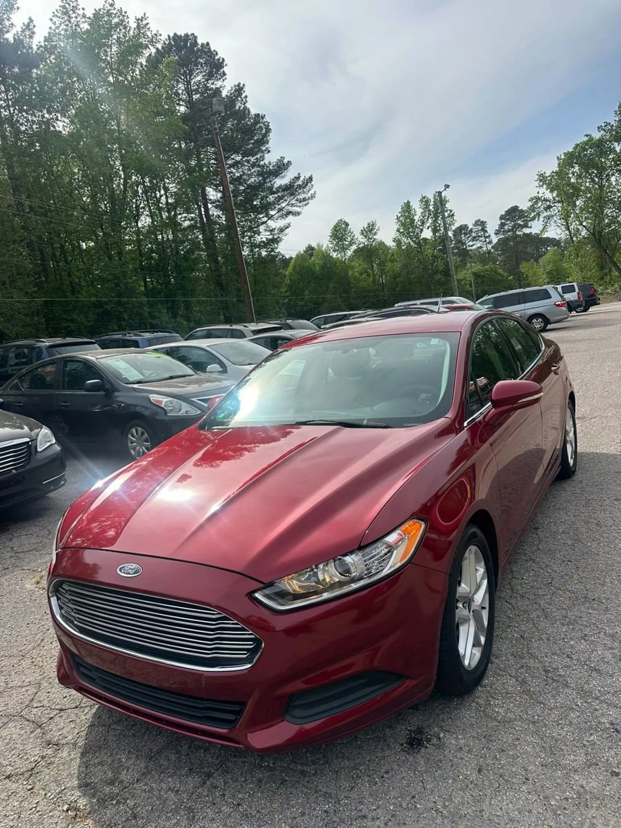 Used 2016 Ford Fusion SE FWD image 1