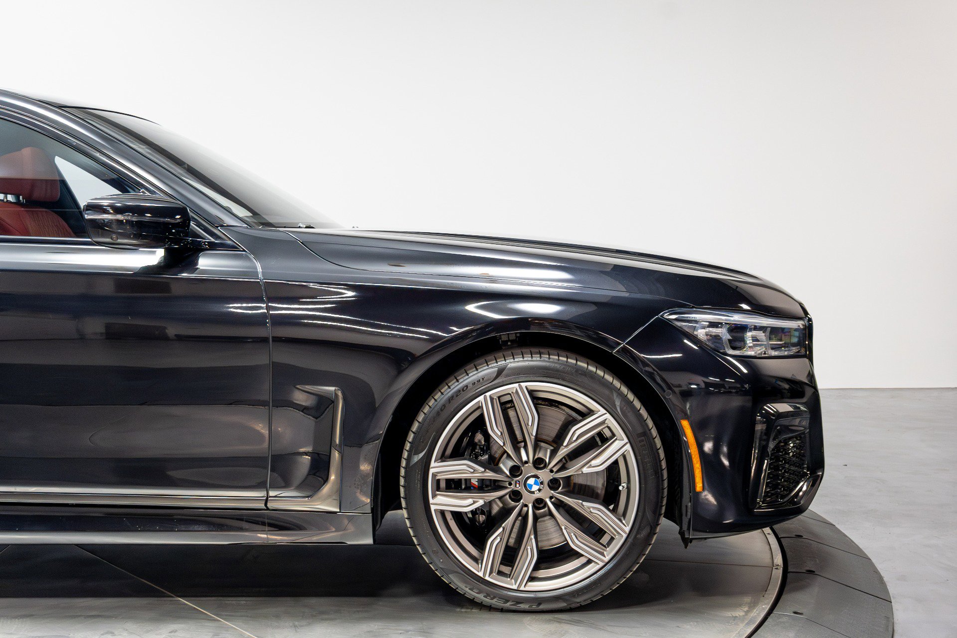 Used 2022 BMW M760i xDrive image 21