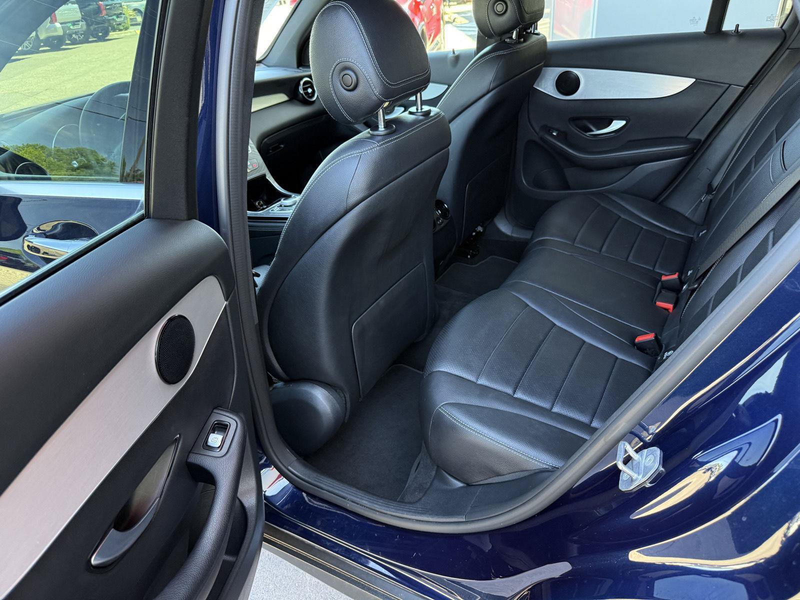 Used 2019 Mercedes-Benz GLC 300 4MATIC image 12