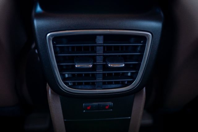 Used 2016 Lincoln MKX Reserve w/ Technology Package FWD image 28