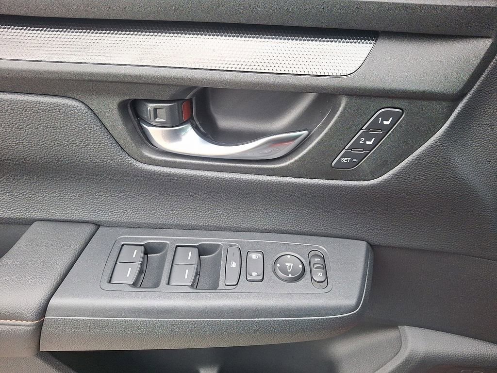 Used 2025 Honda CR-V Sport-L image 13