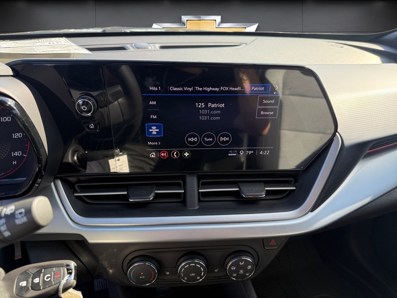 New 2026 Chevrolet Trax RS w/ Sunroof Package FWD image 27