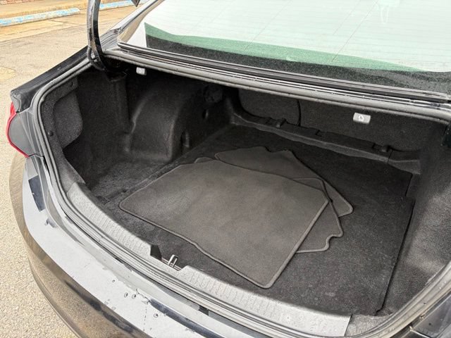 Used 2021 Chevrolet Malibu LT FWD image 30