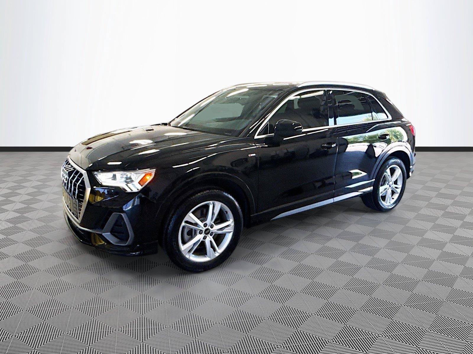 Used 2023 Audi Q3 2.0T Premium Plus w/ Premium Plus Package AWD/4WD image 4