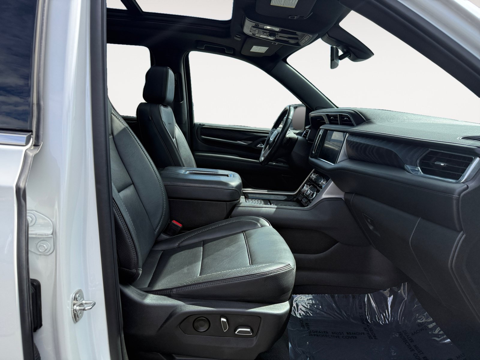 Used 2022 GMC Yukon Denali AWD/4WD image 19