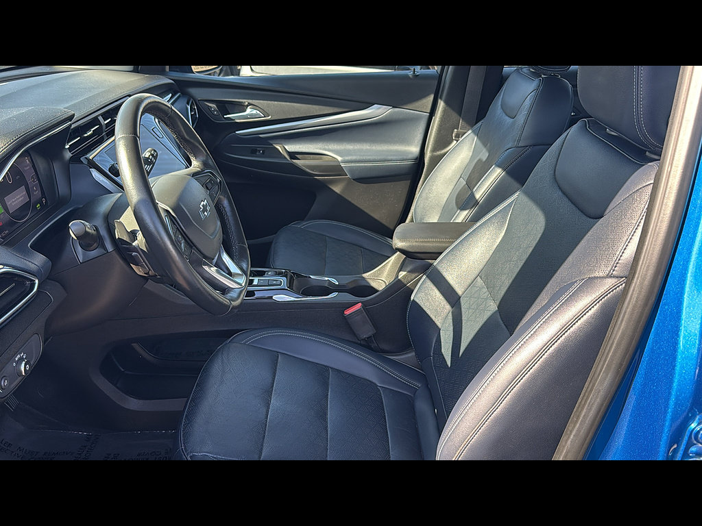 Used 2023 Chevrolet Bolt EUV Premier w/ Sun & Sound Package FWD image 18