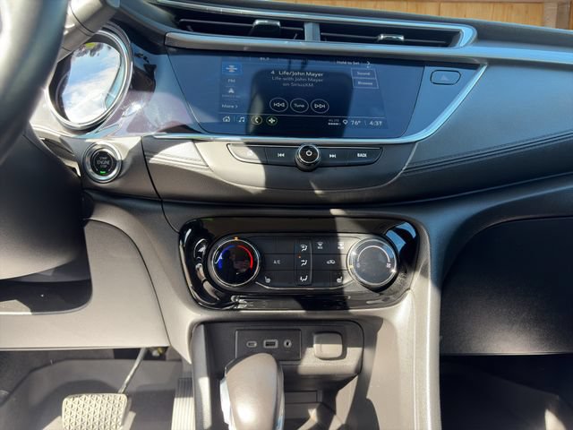 Used 2021 Buick Encore GX Preferred w/ Cold Weather Comfort Package FWD image 16
