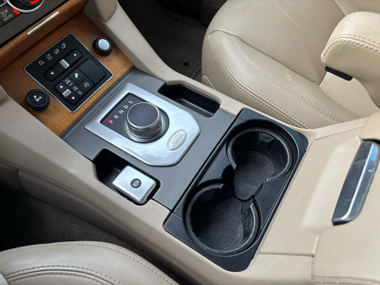 Used 2014 Land Rover LR4 HSE LUX image 17