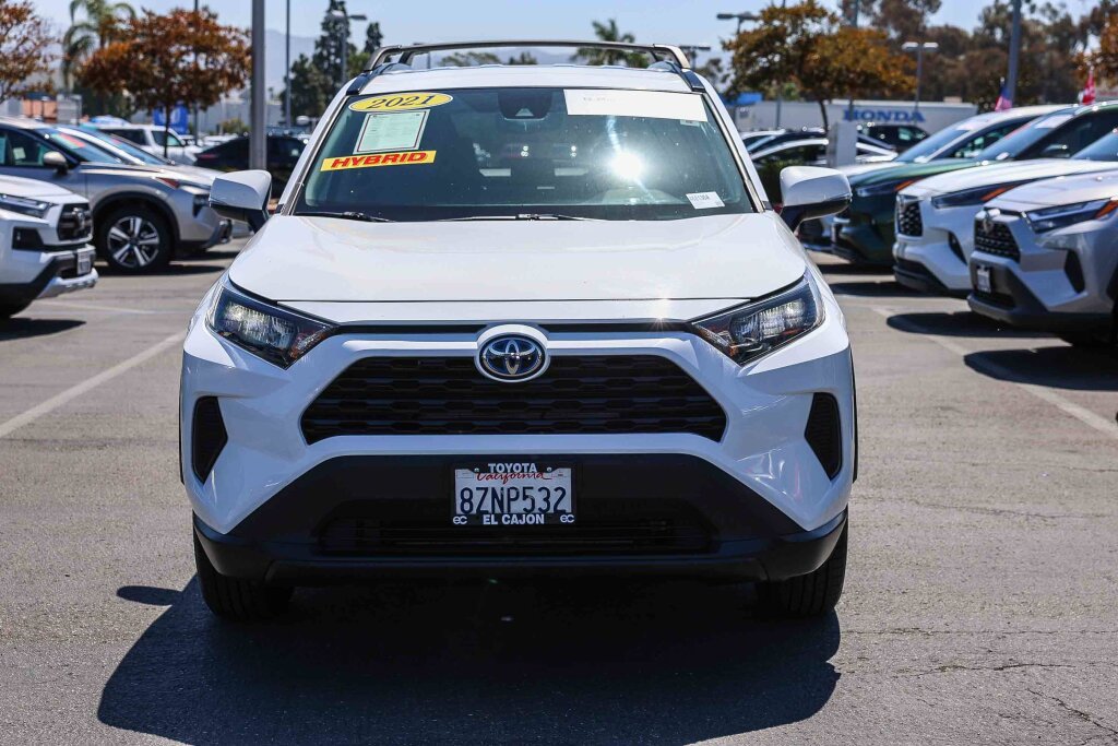 Certified 2021 Toyota RAV4 LE AWD/4WD image 17