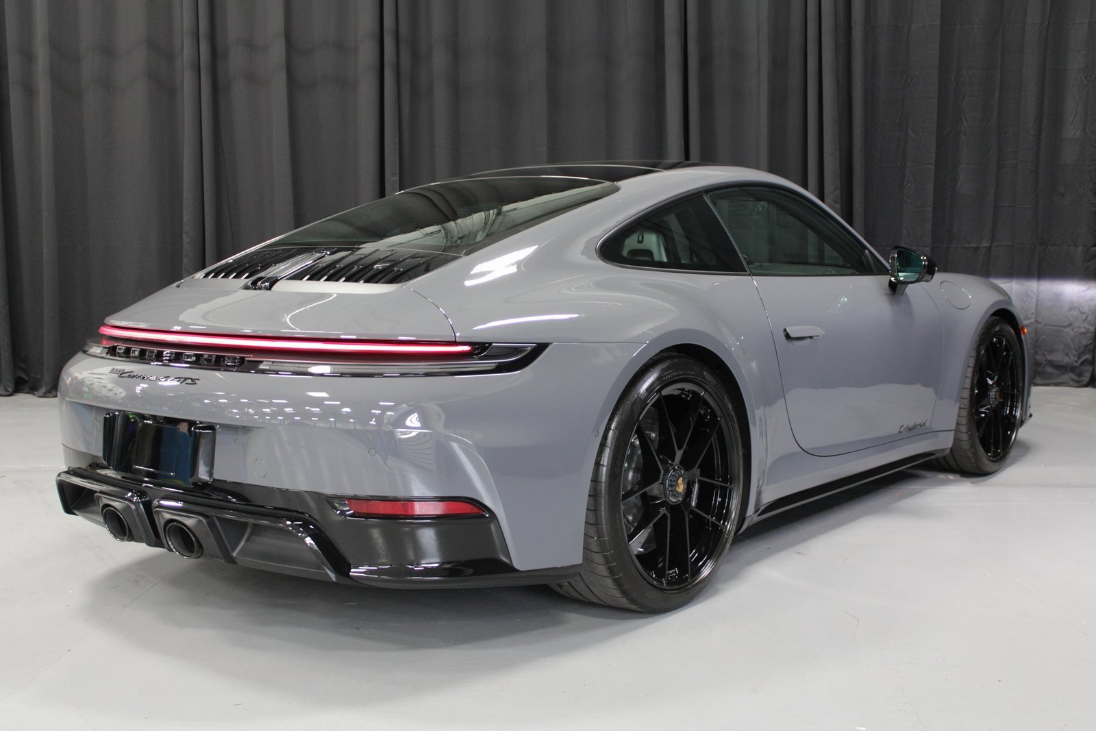 New 2025 Porsche 911 Carrera 4 GTS image 7