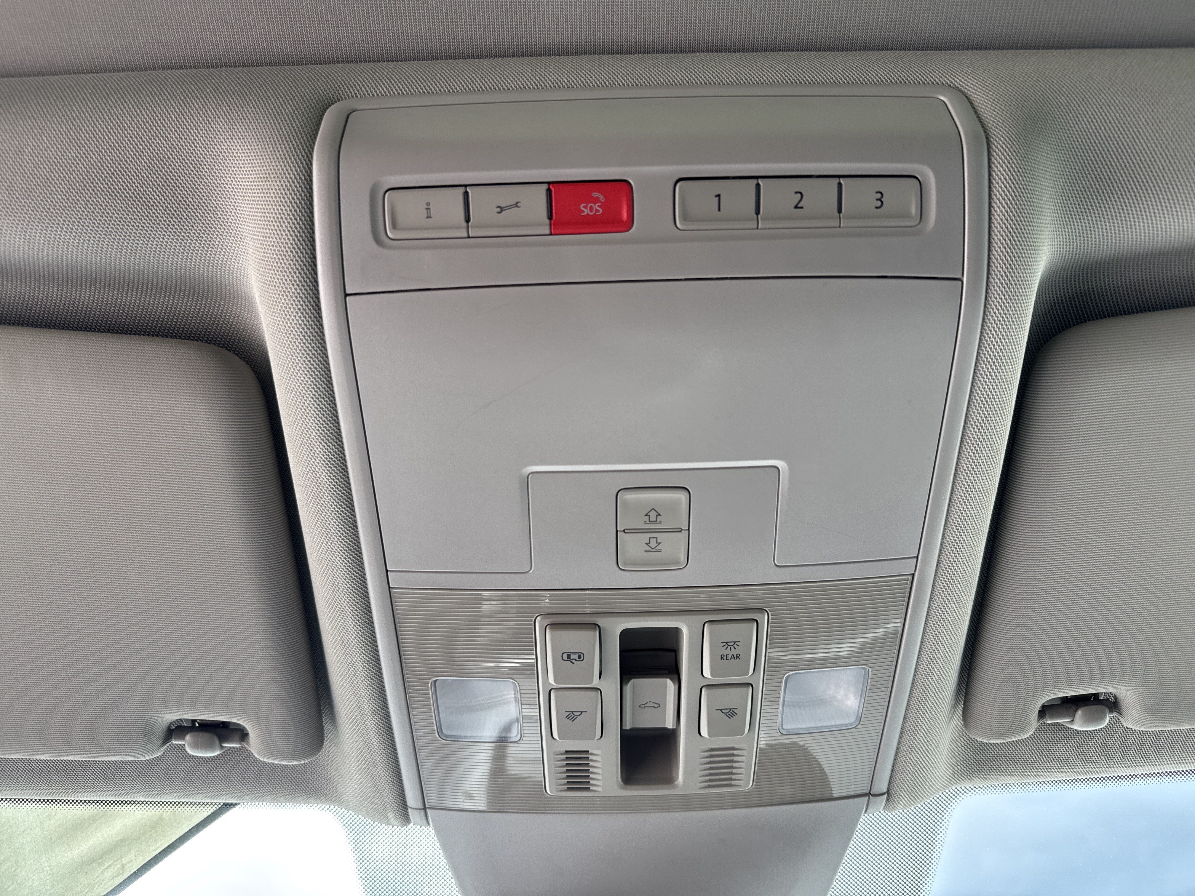 Used 2019 Volkswagen Atlas SEL Premium AWD/4WD image 23
