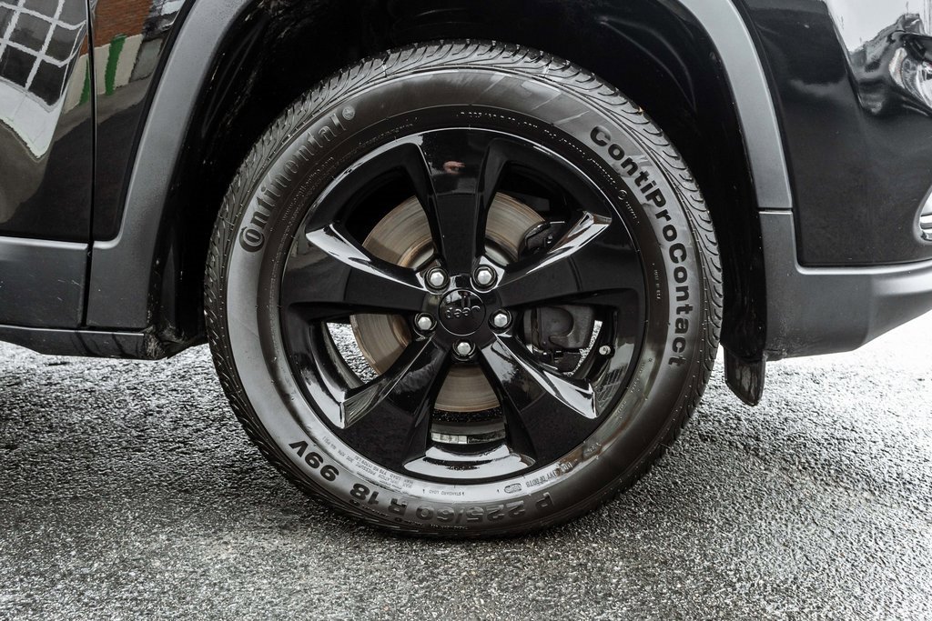 Used 2021 Jeep Cherokee Latitude Plus image 4