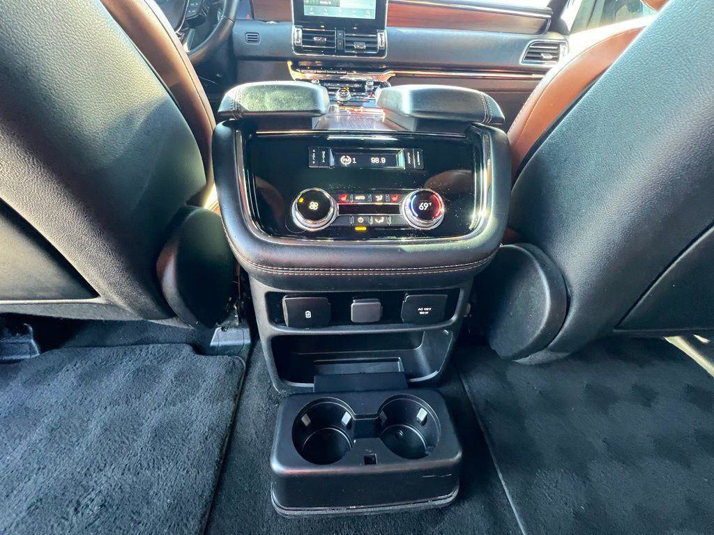 Used 2021 Lincoln Navigator L Reserve w/ Luxury Package image 21