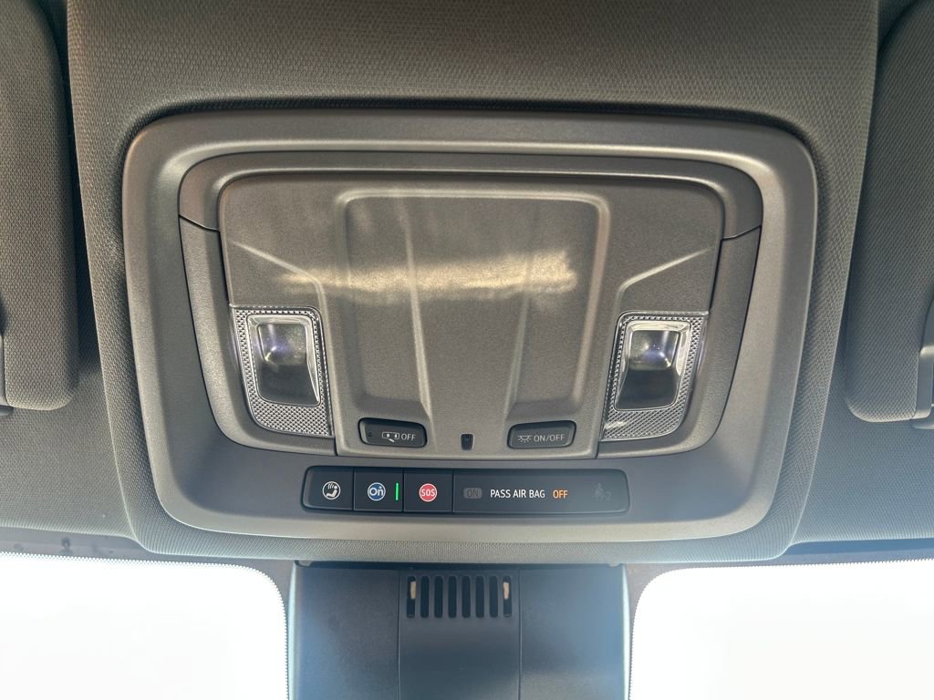 Used 2025 Chevrolet Silverado 2500 LT w/ Convenience Package image 18