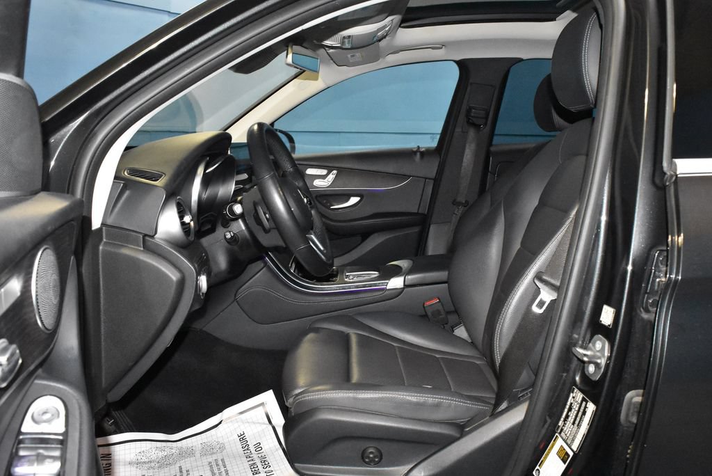 Used 2020 Mercedes-Benz GLC 300 4MATIC image 9