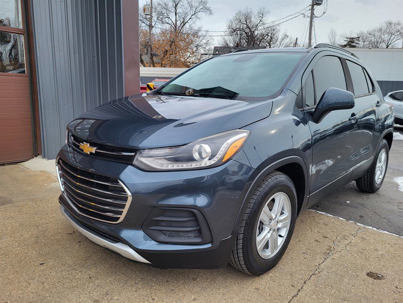 Used 2021 Chevrolet Trax LT w/ LT Convenience Package image 3