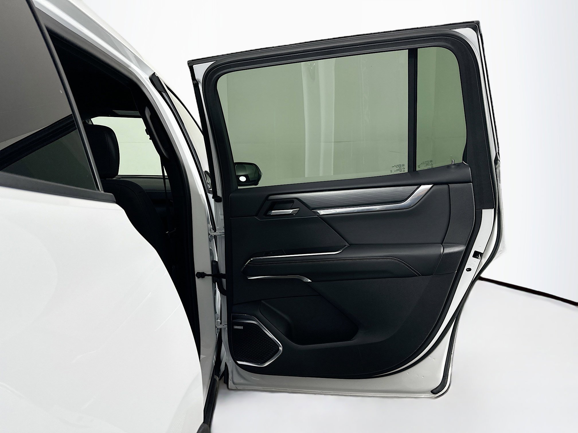 Used 2025 GMC Acadia Elevation image 30