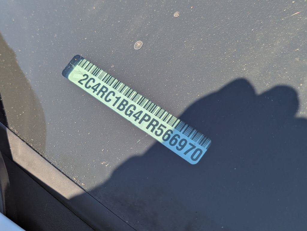 Used 2023 Chrysler Pacifica Touring-L FWD image 43
