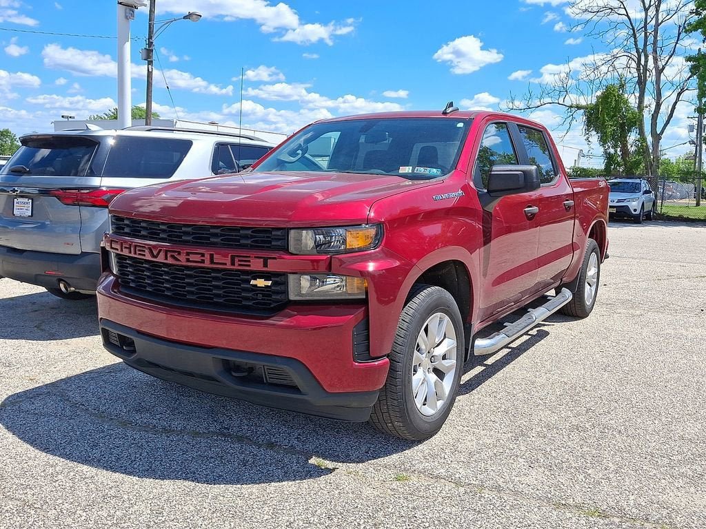 Used 2020 Chevrolet Silverado 1500 Custom w/ Custom Value Package AWD/4WD image 3