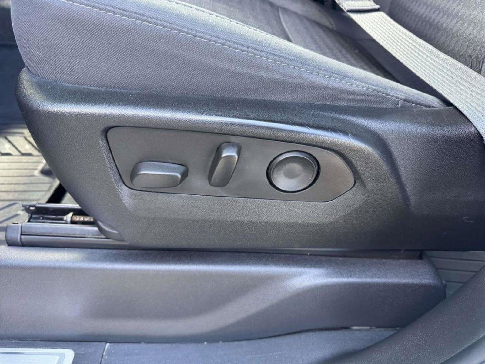 Used 2023 Chevrolet Silverado 1500 RST AWD/4WD image 23