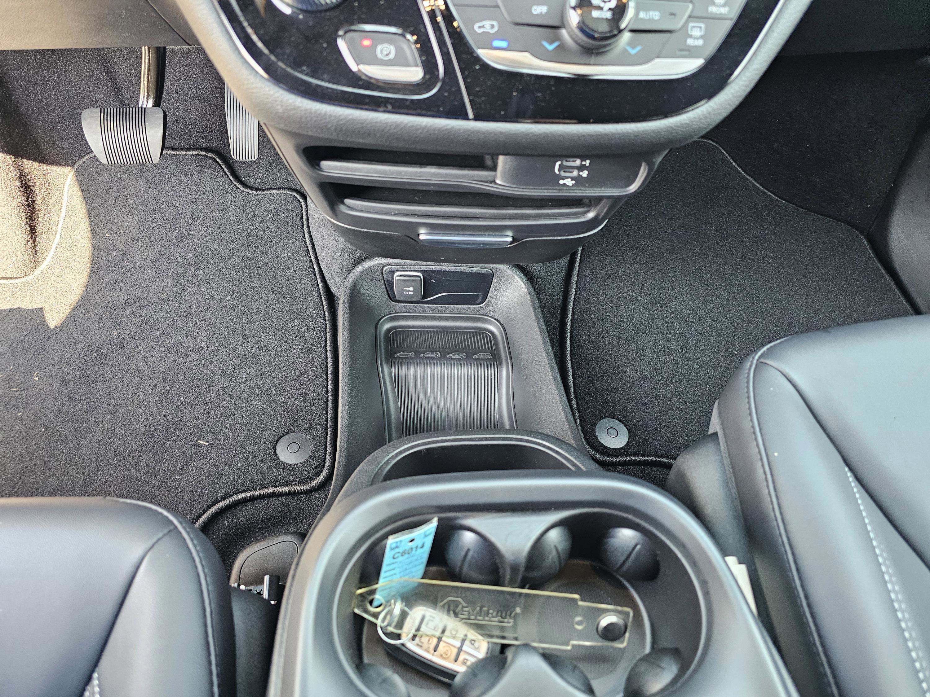 New 2026 Chrysler Pacifica Select w/ S Appearance Package image 26