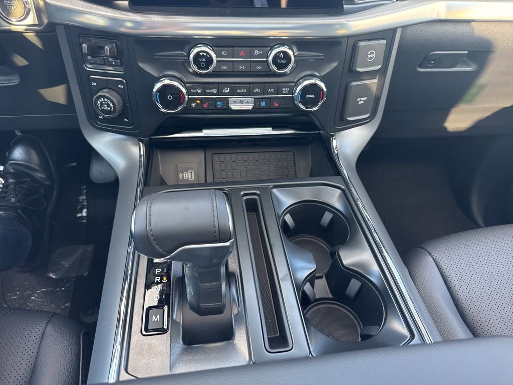 New 2025 Ford F150 Lariat w/ Equipment Group 502A High image 19