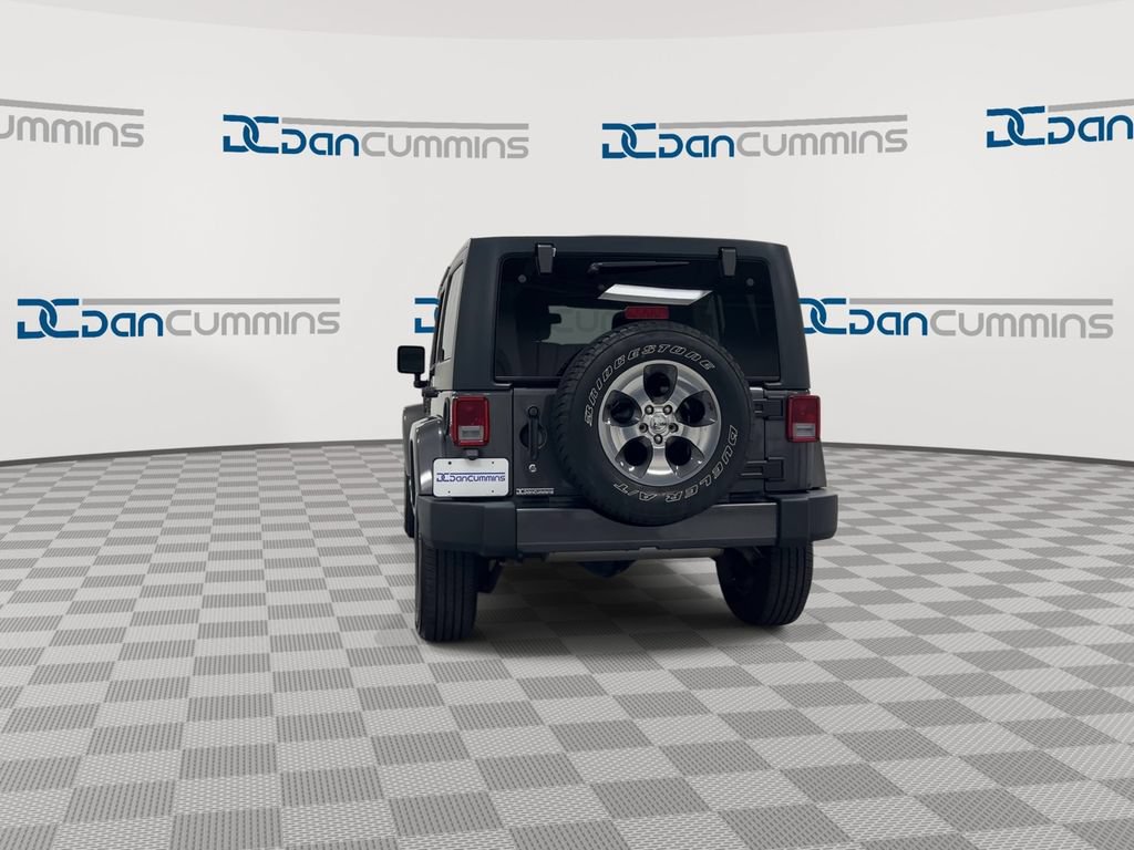 Used 2017 Jeep Wrangler Unlimited Sahara w/ Connectivity Group AWD/4WD image 7