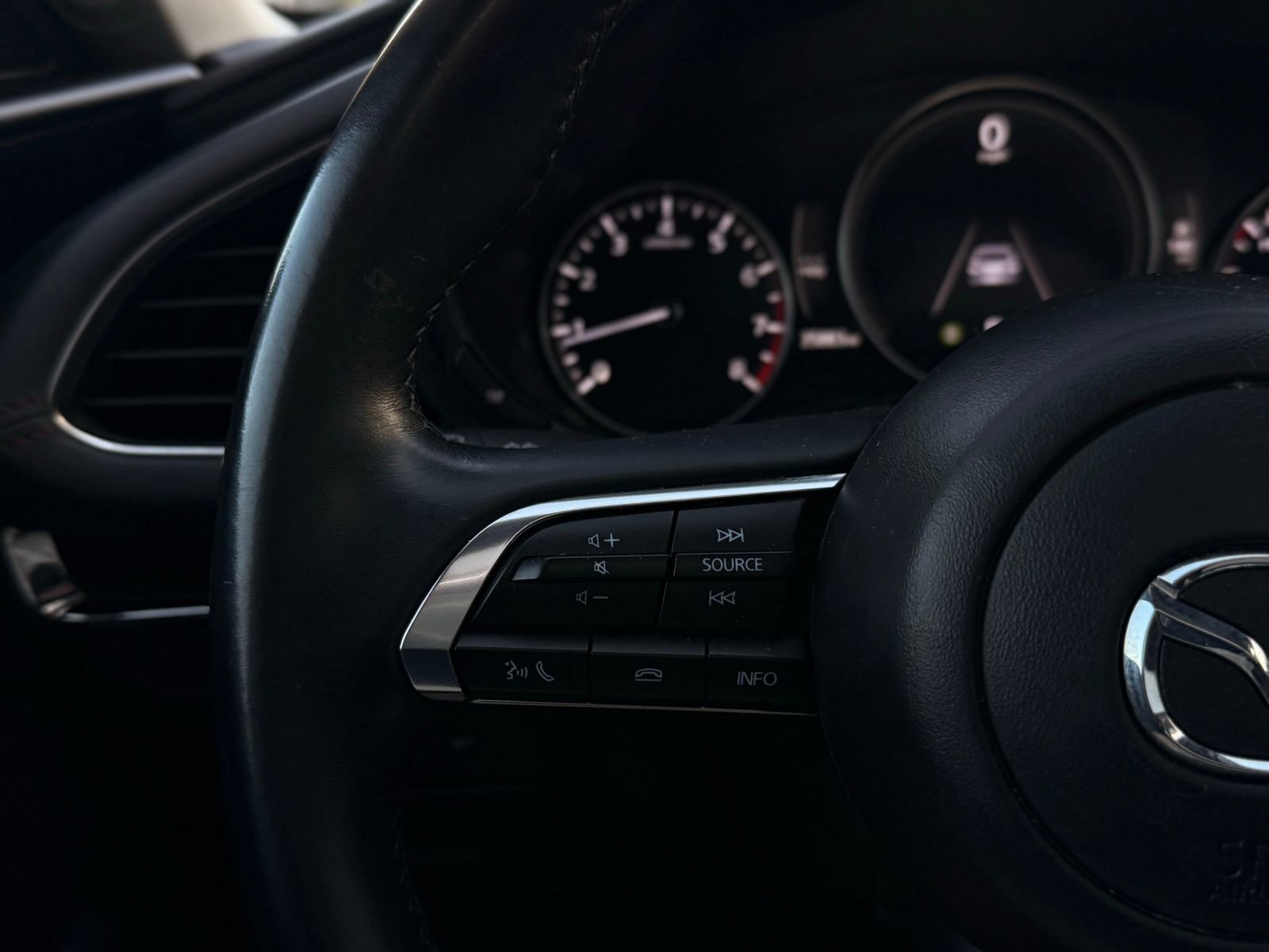 Used 2024 MAZDA MAZDA3 s image 28