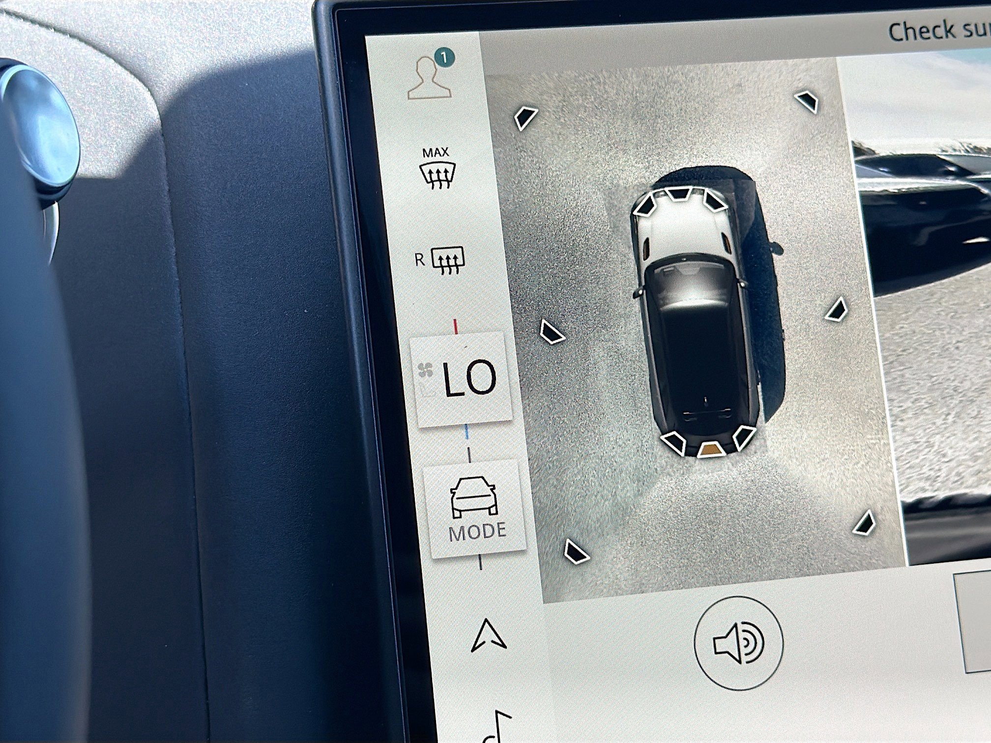 New 2026 Land Rover Range Rover Velar Dynamic SE image 33