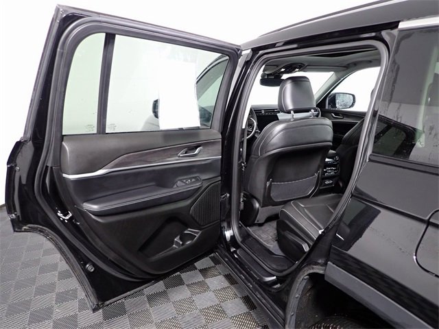 Used 2023 Jeep Grand Cherokee L Limited image 31