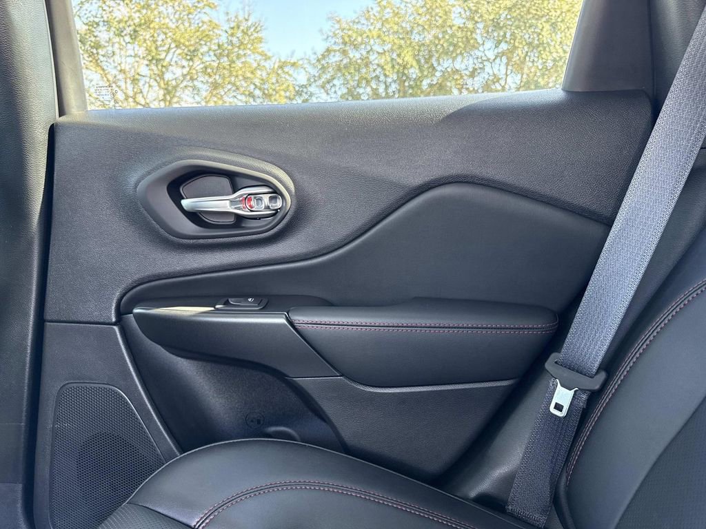 Used 2022 Jeep Cherokee Trailhawk w/ Sound & Nav Group image 15