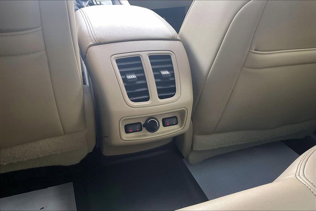 Used 2017 Ford Taurus Limited image 30