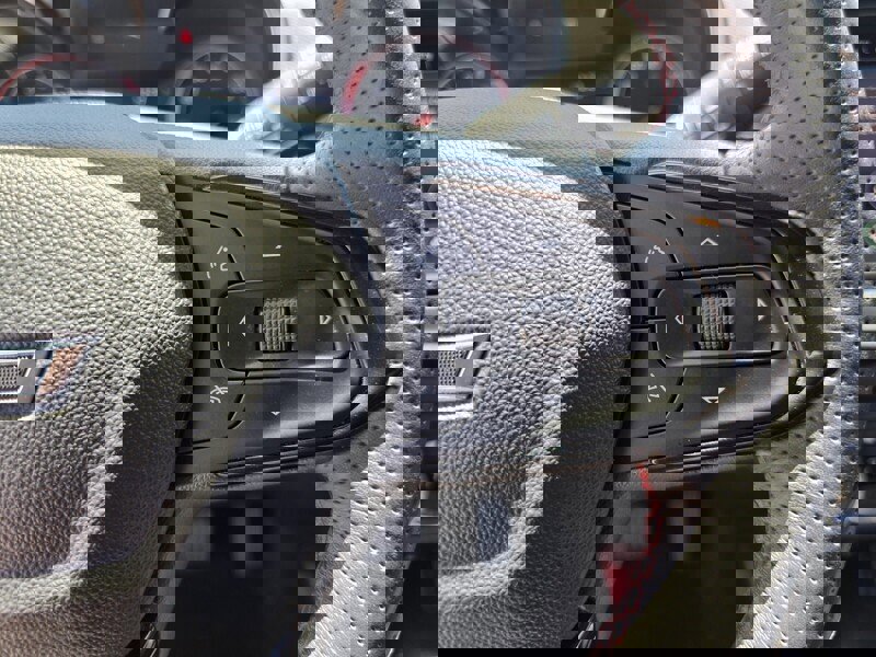 Used 2021 Chevrolet TrailBlazer RS w/ Technology Package FWD image 25