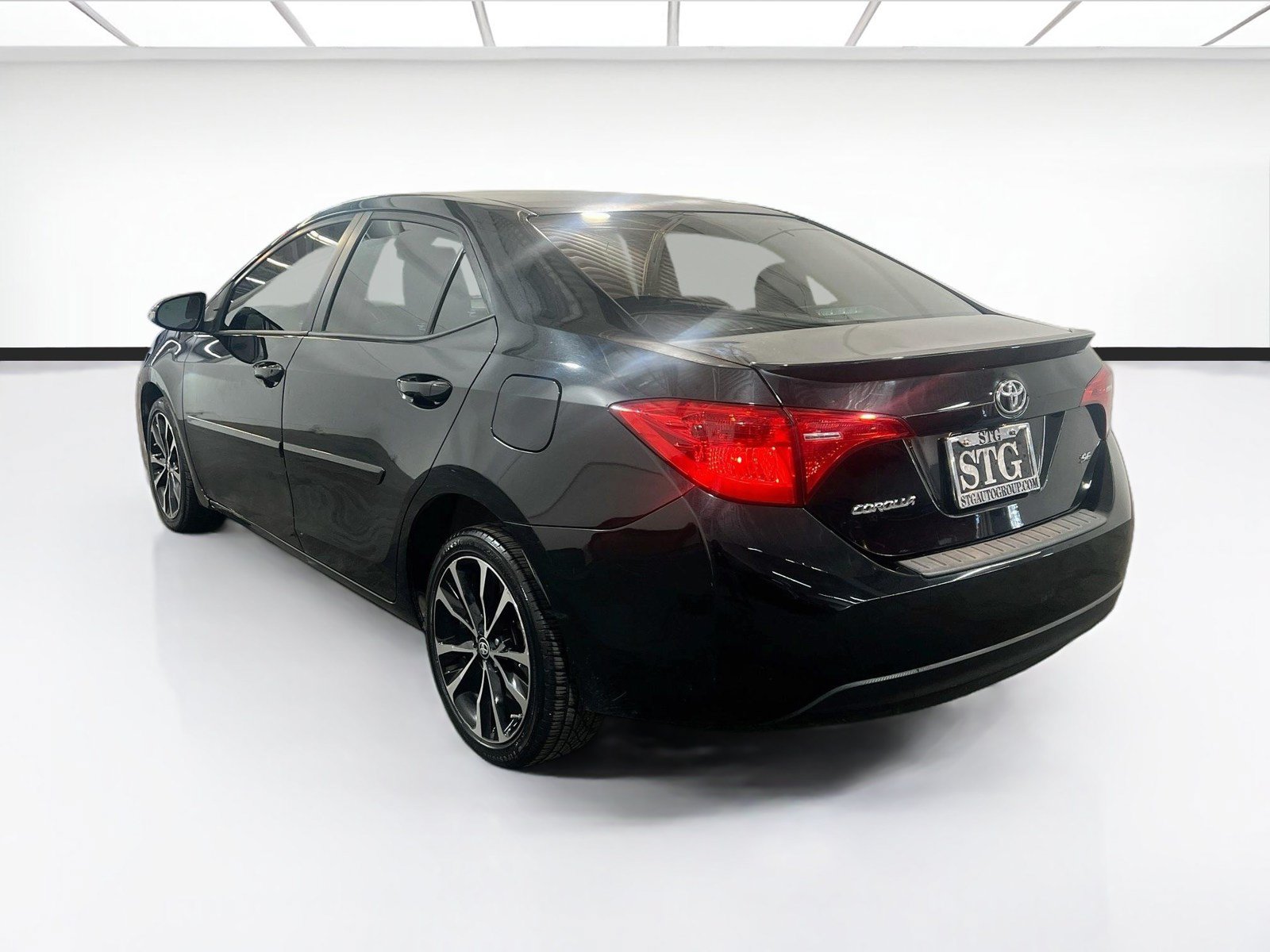 Used 2018 Toyota Corolla SE FWD image 6