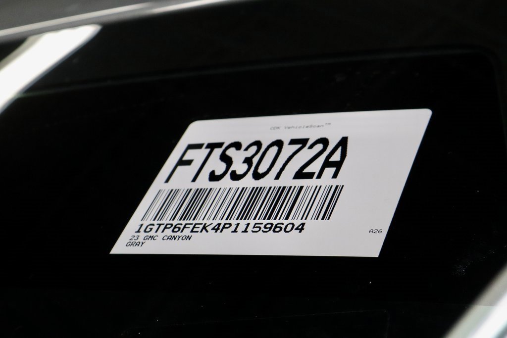 Used 2023 GMC Canyon Denali image 32