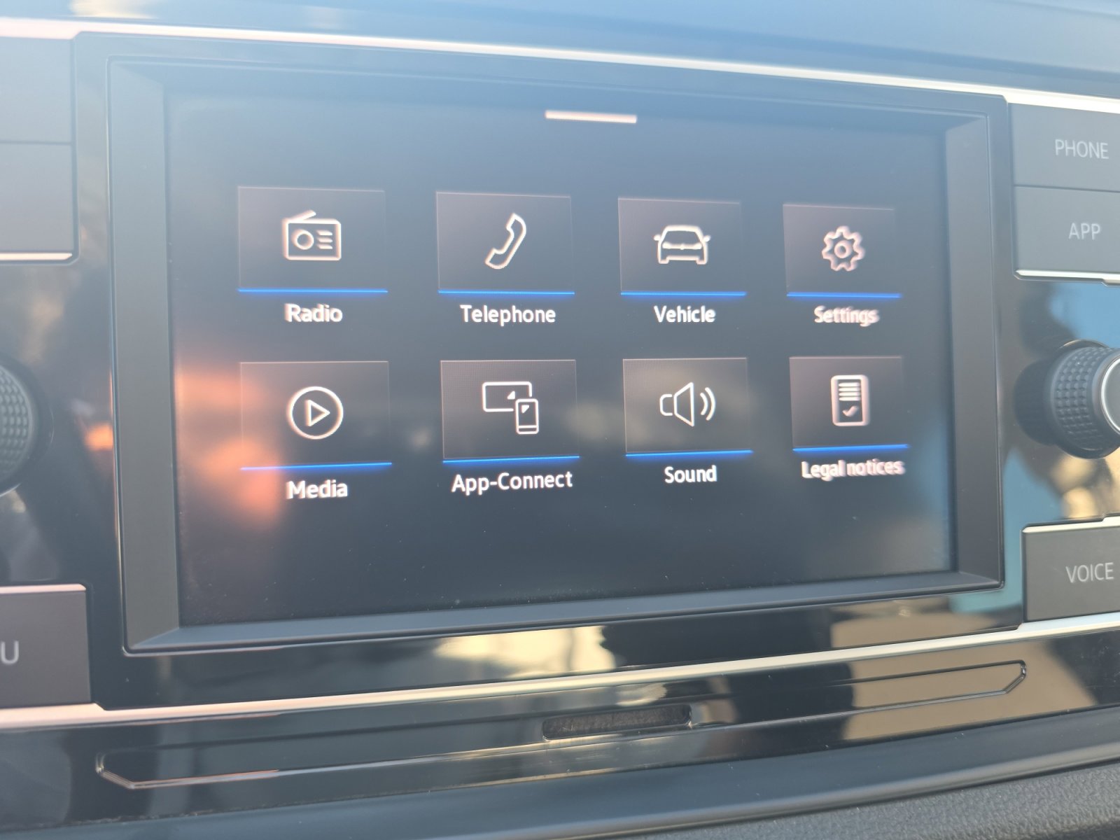 Used 2020 Volkswagen Jetta S w/ Driver Assistance Package image 28