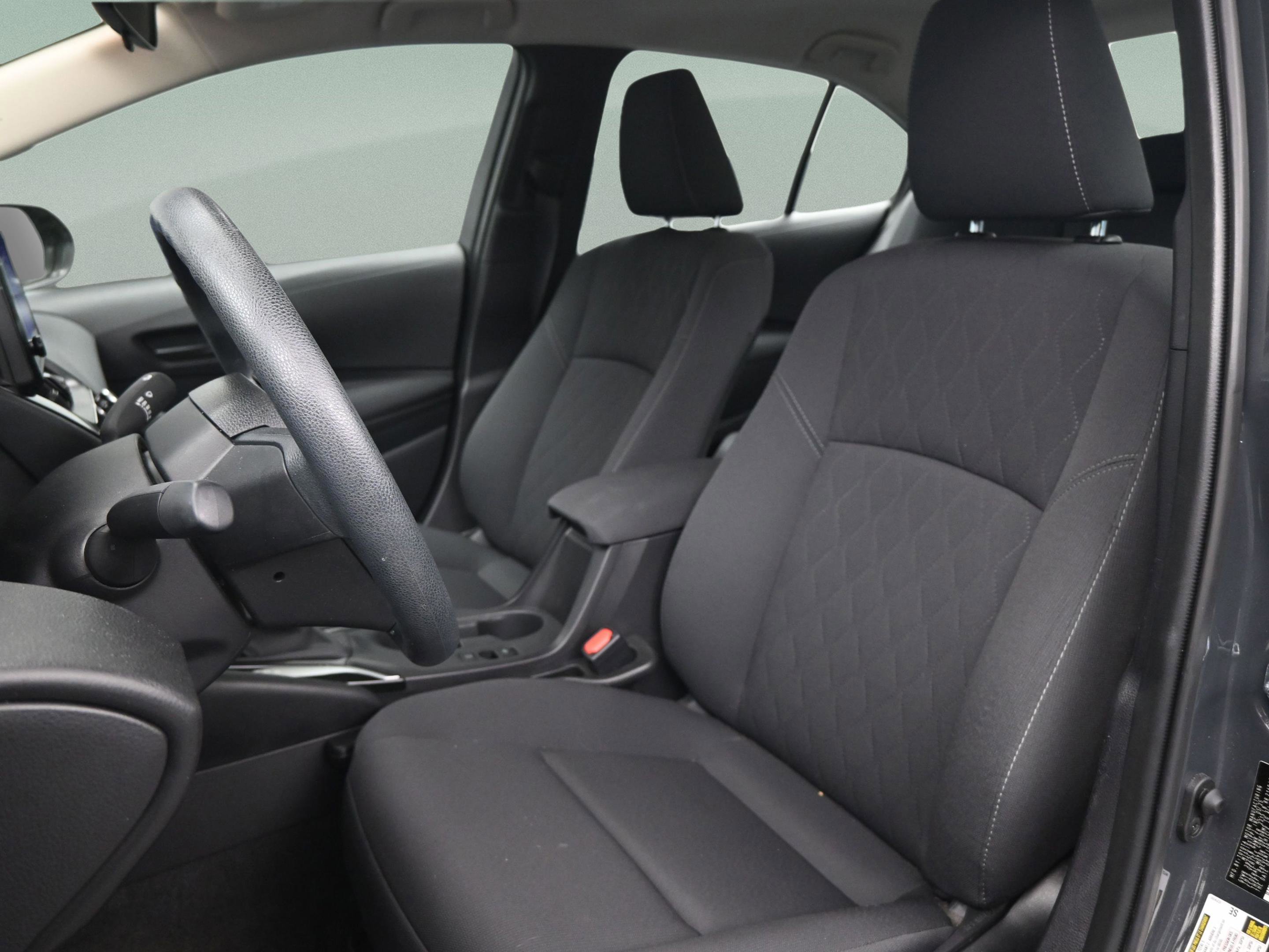 Used 2025 Toyota Corolla LE image 33