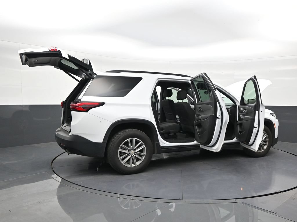 Used 2023 Chevrolet Traverse LT FWD image 27