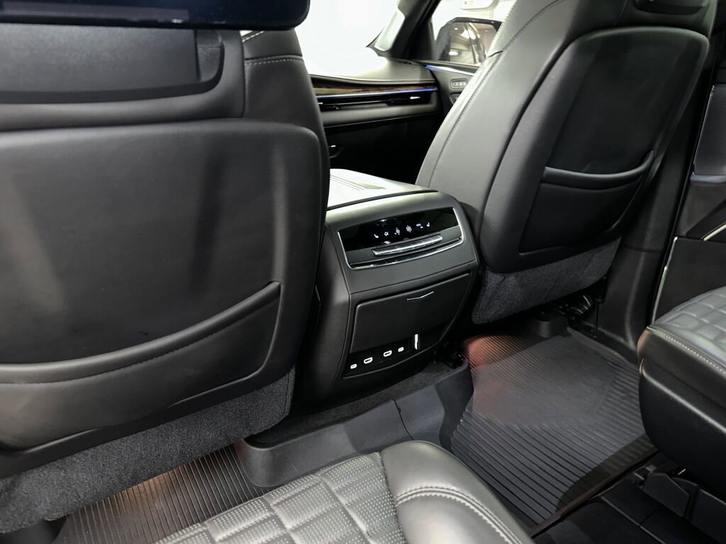 Used 2021 Cadillac Escalade Premium Luxury Platinum image 25