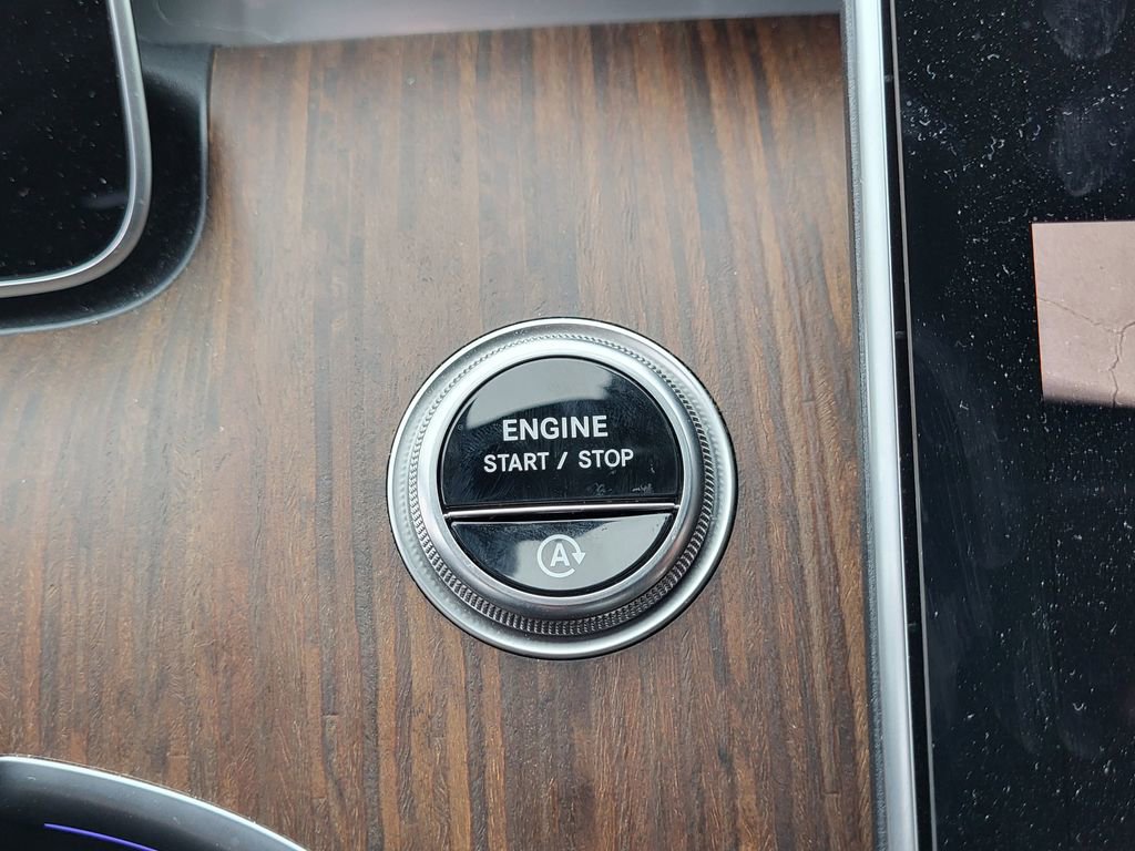 Certified 2025 Mercedes-Benz C 300 4MATIC Sedan image 20