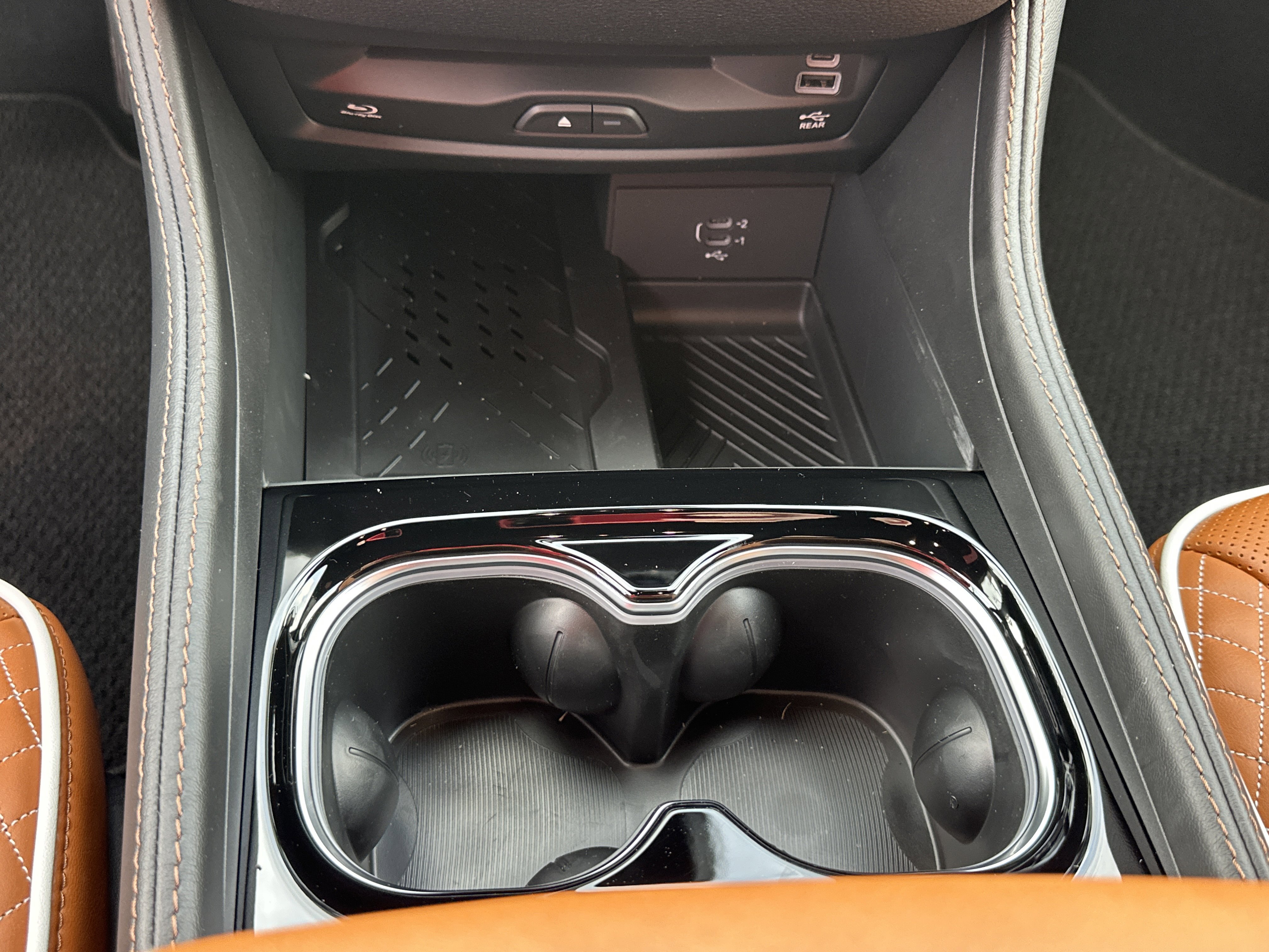 New 2026 Chrysler Pacifica Pinnacle image 4