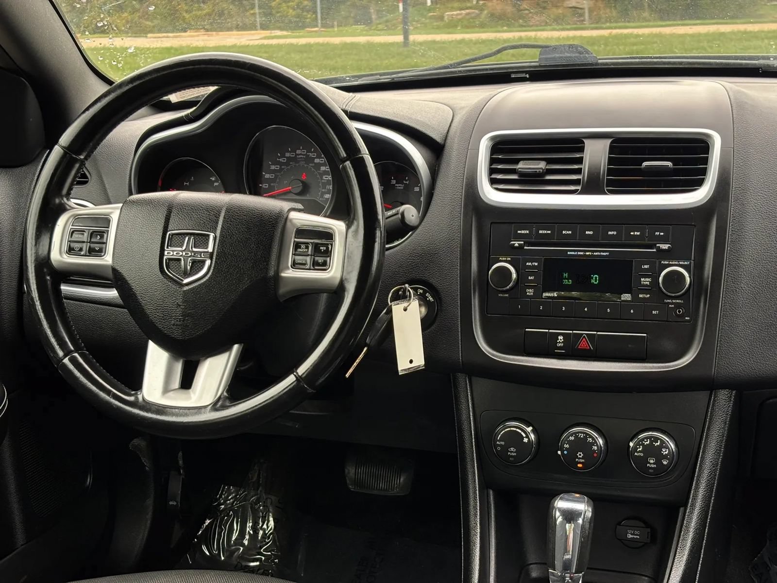 Used 2012 Dodge Avenger SXT FWD image 17