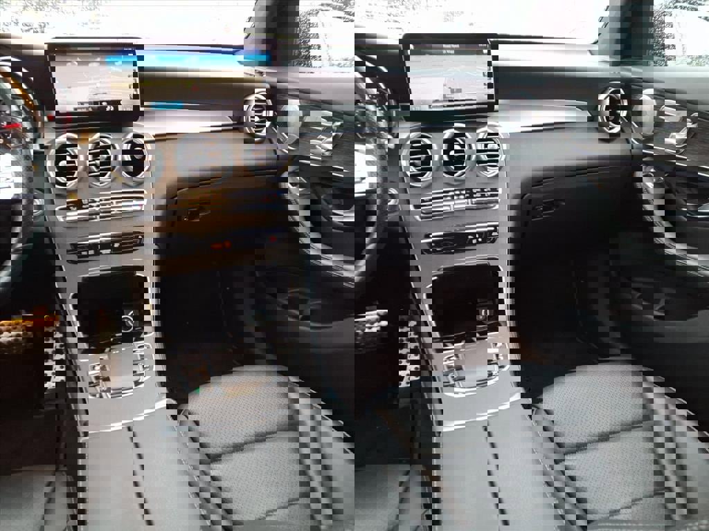 Used 2020 Mercedes-Benz GLC 300 image 13